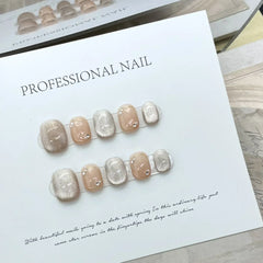 Hnewly 10Pcs Short Handmade Press on Nails Simple Glitter Cat Eye False Nails Pearl Rhinestones Decor Wearable Full Cover Nail Tips Art