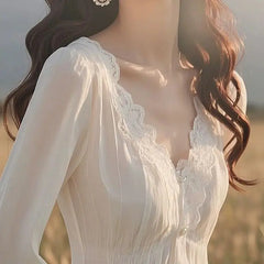 Hnewly French Chic and Fashionable White Lace V-neck Shirt Spring
