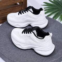 Hnewly Spring Summer New Sports Shoes for Woman New Fashion Casual Platform Shoes Female Lace Designer White Mesh Sneakers Woman