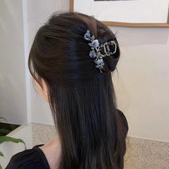 Hnewly New Female Camellia Flower Grab Clip Retro Ponytail Braid Crab Metal Grab Clip Fashion Sweet Girl Hair Card Hair Accessories