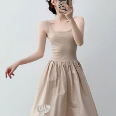 Hnewly Temperament Apricot Suspender Dress Gentle Summer Vacation Style Waist Cinched Backless Big Swing A-line Long Skirt