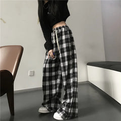 Hnewly Oversize Women Sweatpants Fashion Black Plaid Casual Pants Baggy Elastic Waist Pockets Student Unisex Hip Hop Loose Trousers