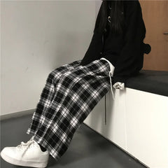 Hnewly Oversize Women Sweatpants Fashion Black Plaid Casual Pants Baggy Elastic Waist Pockets Student Unisex Hip Hop Loose Trousers
