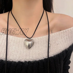 Hnewly New Goth Black Velvet Big Heart Pendant Choker Necklace For Women Elegant Weave Knotted