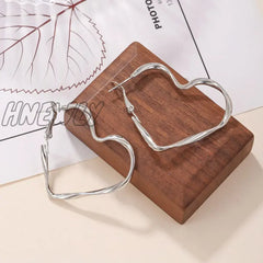 Hnewly Trendy 1Pair Lovely Women Fashion Personality Exaggerated Hollow Heart Design Earring Cuff