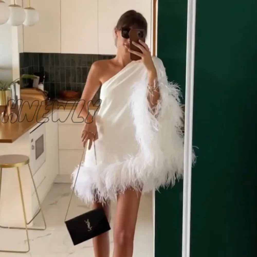 Hnewly Women Sexy Solid Color Single One Shoulder Long Sleeve Backless Feather Plush Patchwork Trim