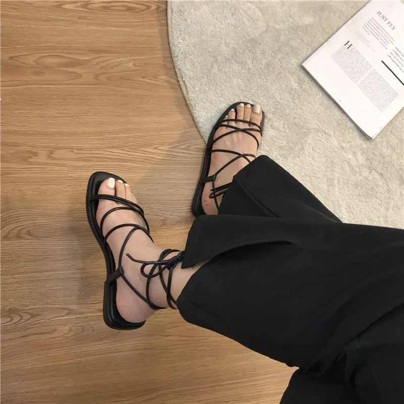 Hnewly Summer Slippers Women Sandals Narrow Vintage Square Toe Flat Cross Strap Thong Sandals V Shape Design Shoes Women Plus Size43