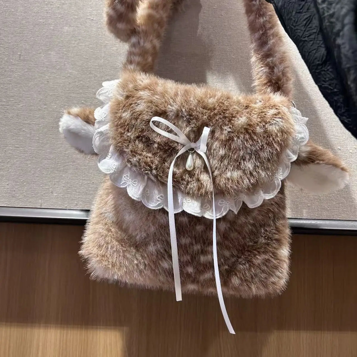 Hnewly  Winter Fashion Faux Fur Crossbody Bags for Women Decor with Ear Leg Warmer Cartoon Shoulder Bag Ladies Pillow Handbags