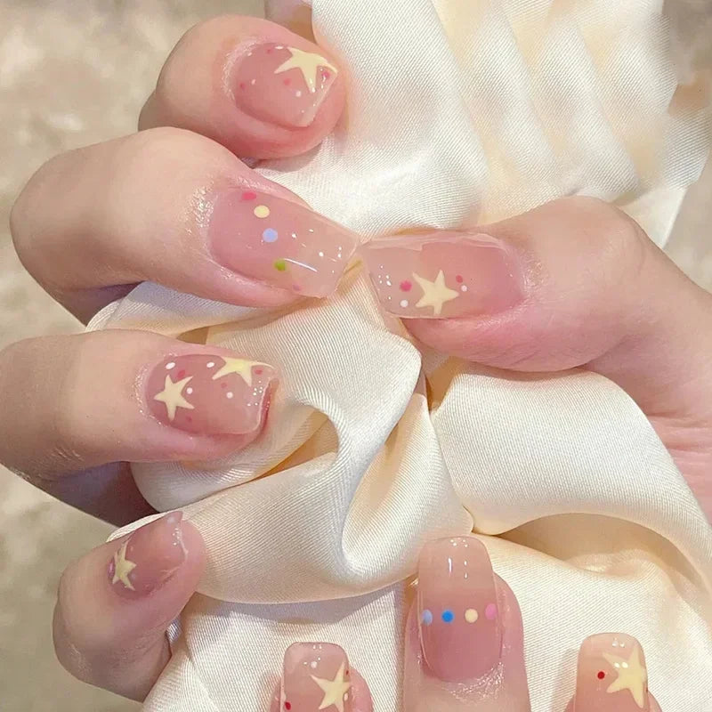 Hnewly 24pcs Red Rose False Nails Full Coverage Set Reusable Fake Nails Faux Acrylic Press on Nails with Accessories