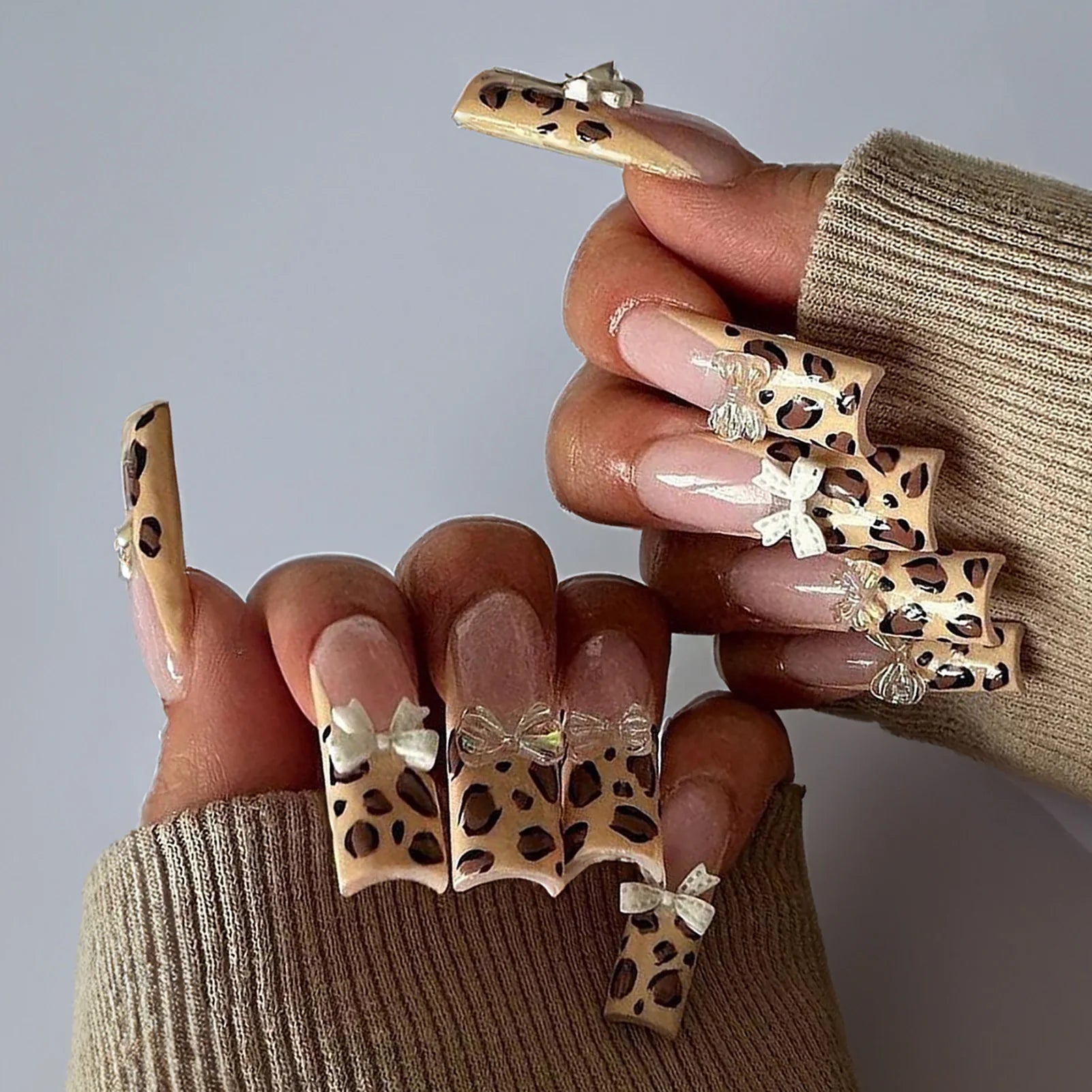 Hnewly Pink French Style Fake Nails 3D Bowknot Designs Short Square Press on Nails Sweet Korean Fashion False Nails for Women and Girls