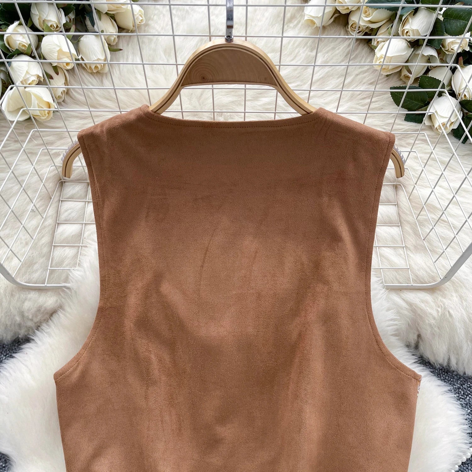 Hnewly  Bohemian Style Retro Sleeveless Vest Women's Autumn Embroidery V-neck Temperament Top Versatile Short Cardigan Jacket