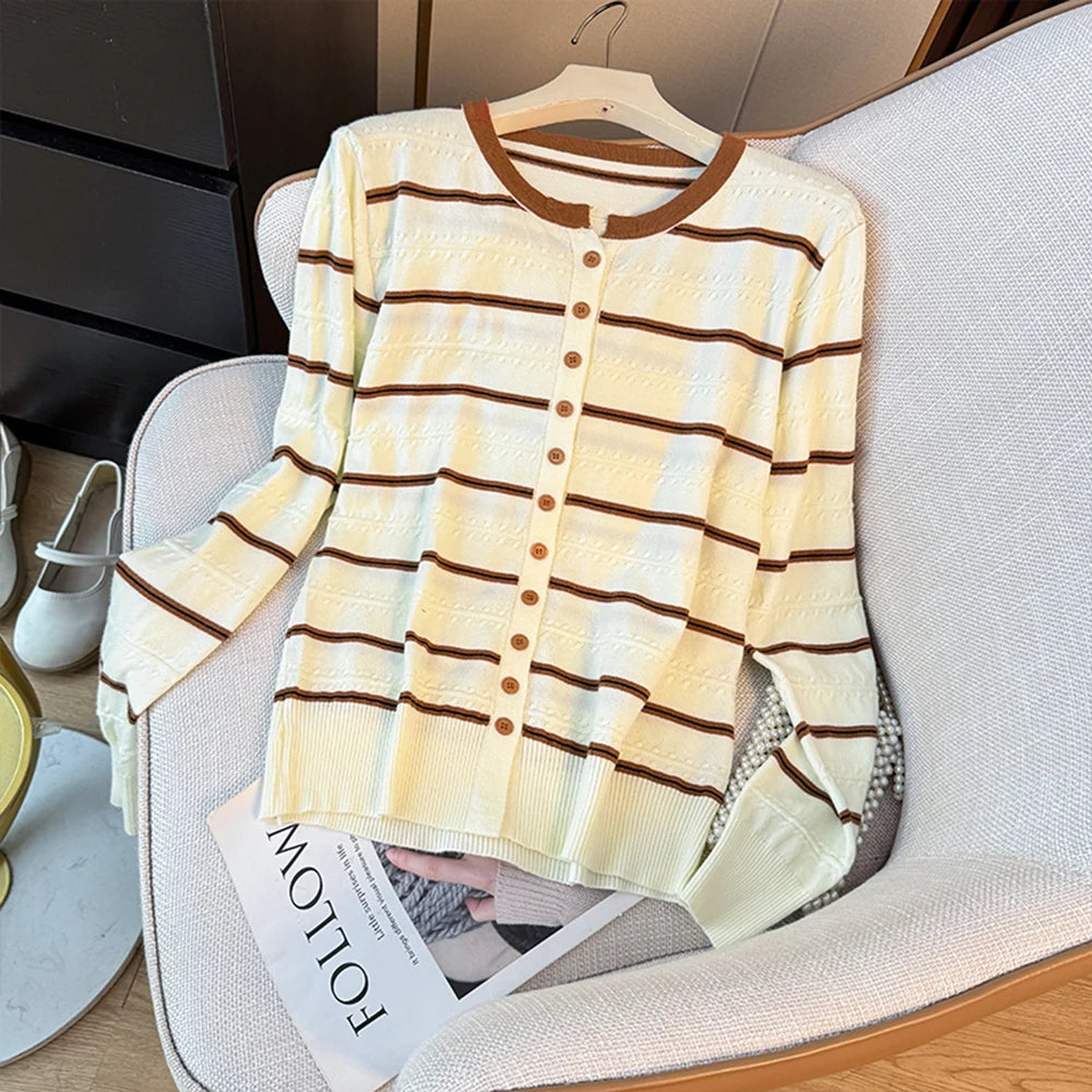 Hnewly  Striped O-neck Long Sleeve Knitted Sweater Women's 2025 Autumn Korean Retro Color Block Loose Fit Versatile Single Breasted Tops