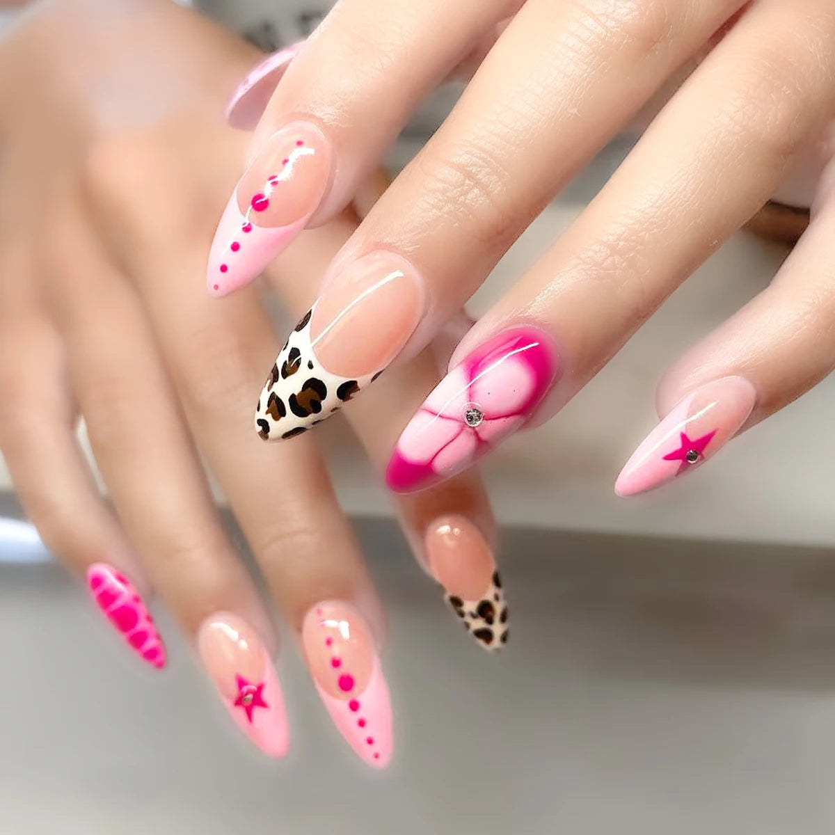 Hnewly Pink French Style Fake Nails 3D Bowknot Designs Short Square Press on Nails Sweet Korean Fashion False Nails for Women and Girls