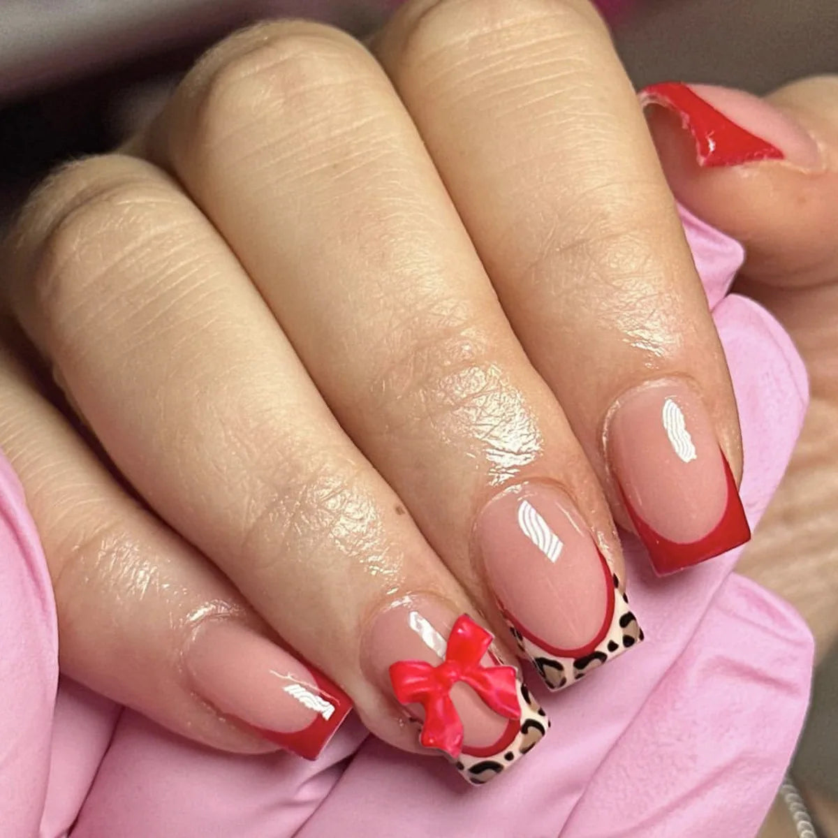 Hnewly Pink French Style Fake Nails 3D Bowknot Designs Short Square Press on Nails Sweet Korean Fashion False Nails for Women and Girls