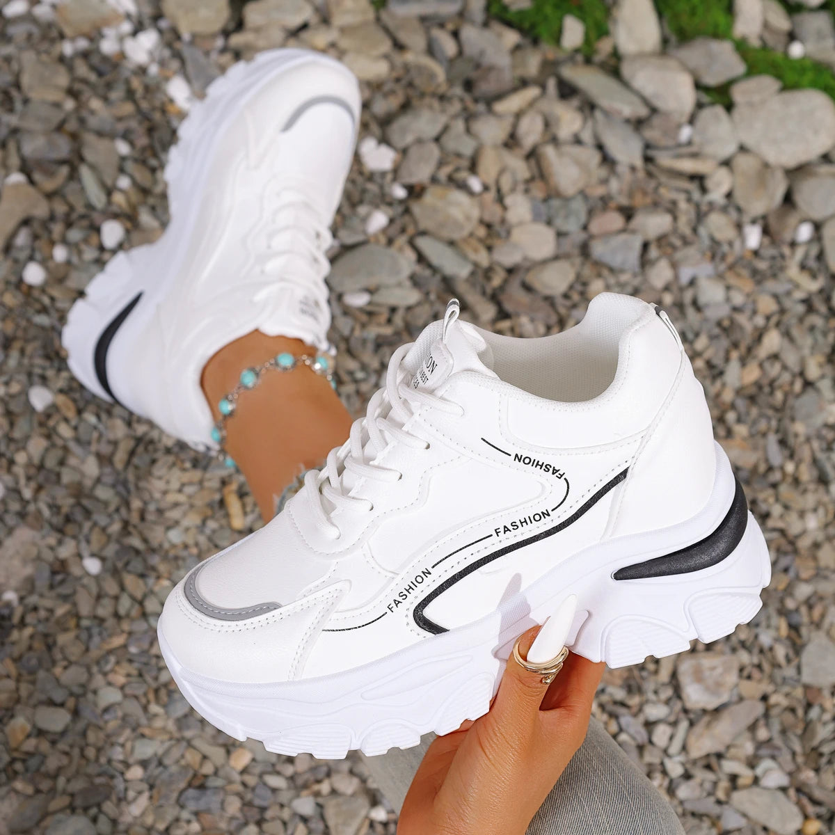 Hnewly  Spring and Autumn Elegant Lace Up Round Toe Sports and Leisure Shoes Fashionable and Comfortable A New Type of Women's Shoes