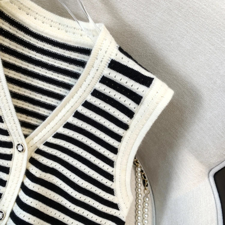 Hnewly  Spring V-Neck Striped Knitted Vest Korean Hollow Out Sleeveless Top Women's 2023 Autumn Loose All-Matched Outwear Cardigan Tank