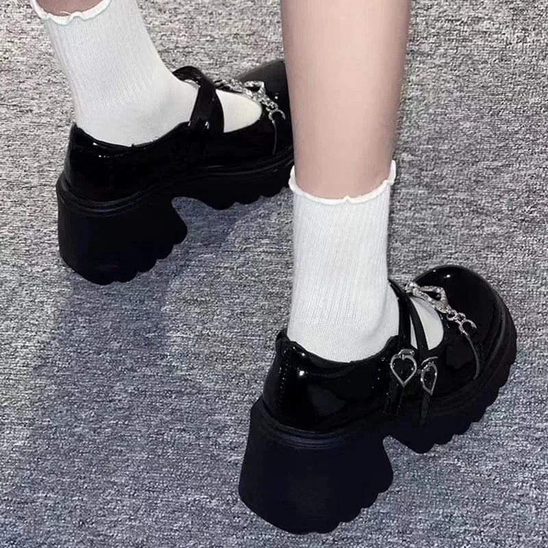 Hnewly Sweet Heart-Shaped Buckle Lolita Shoes Women Patent Leather Platform Mary Janes Woman Metal Decoration Chunky Heels Pumps