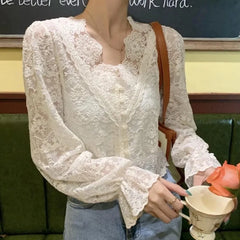 Hnewly  Retro V-neck Inner Lace for Women Heavy Industry Embroidery Design Horn Lace Tops