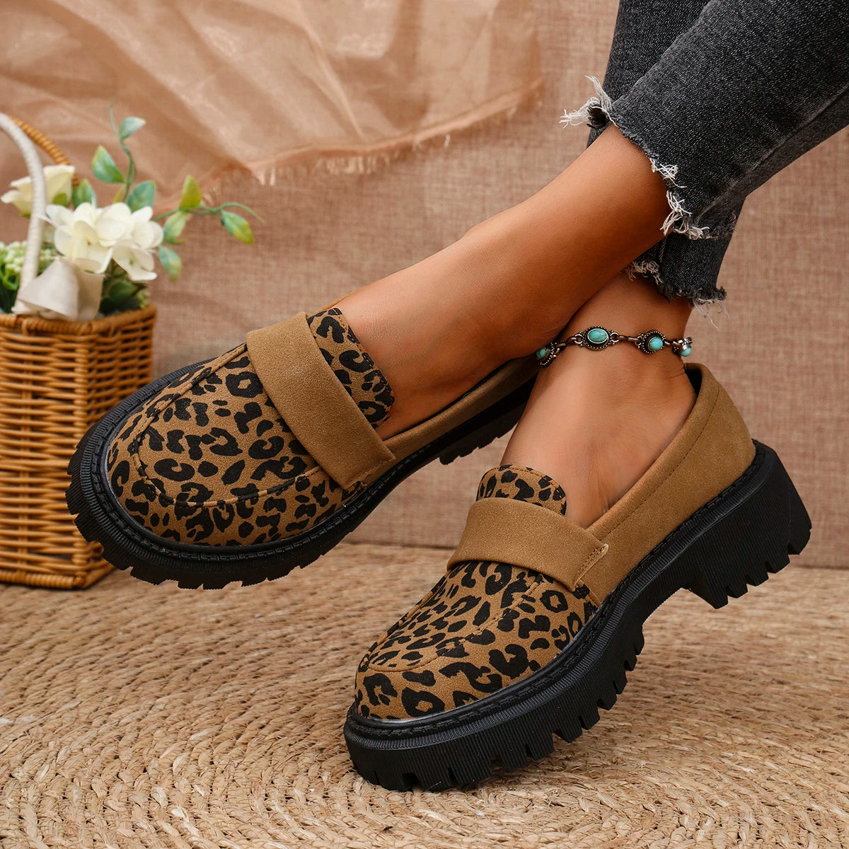 Hnewly  Fashion New Thick-soled Sexy Large-size Walking Shoes Spring/autumn Round Leopard Print Comfortable Casual Sneakers for Women