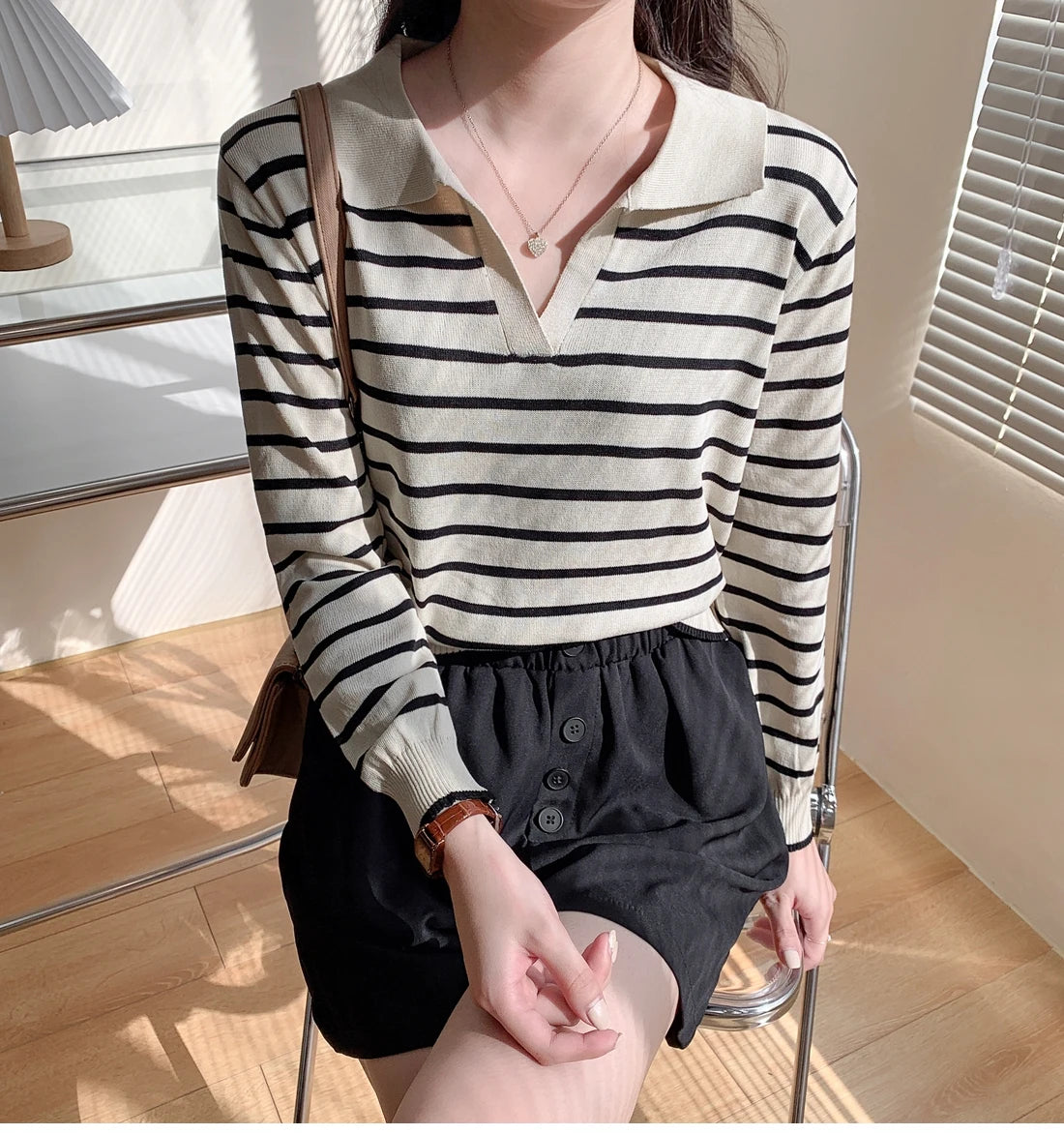 Hnewly  Striped Knit Pullover Sweater Women's Autumn 2025 New Lapel Shirt V-neck Loose Long Sleeve T-shirt Fashion Bottoming Short Top