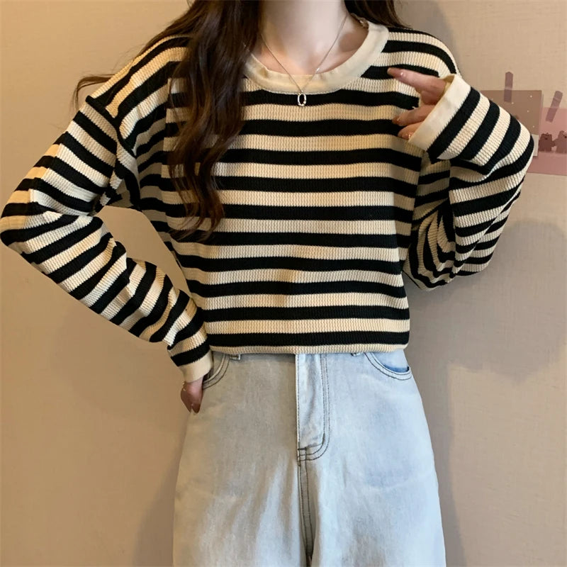 Hnewly  Women's Striped T-shirt Basic Tops Spring Autumn Fashion Color Contrast Loose O-neck Long Sleeve knitting Sweater