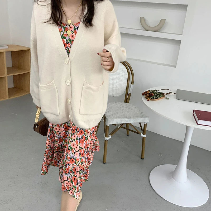 Hnewly Women Cardigan Sweater y2k Clothes Solid Color V Neck Single Breasted Long Sleeve Knitted Tops with Pockets Streetwear