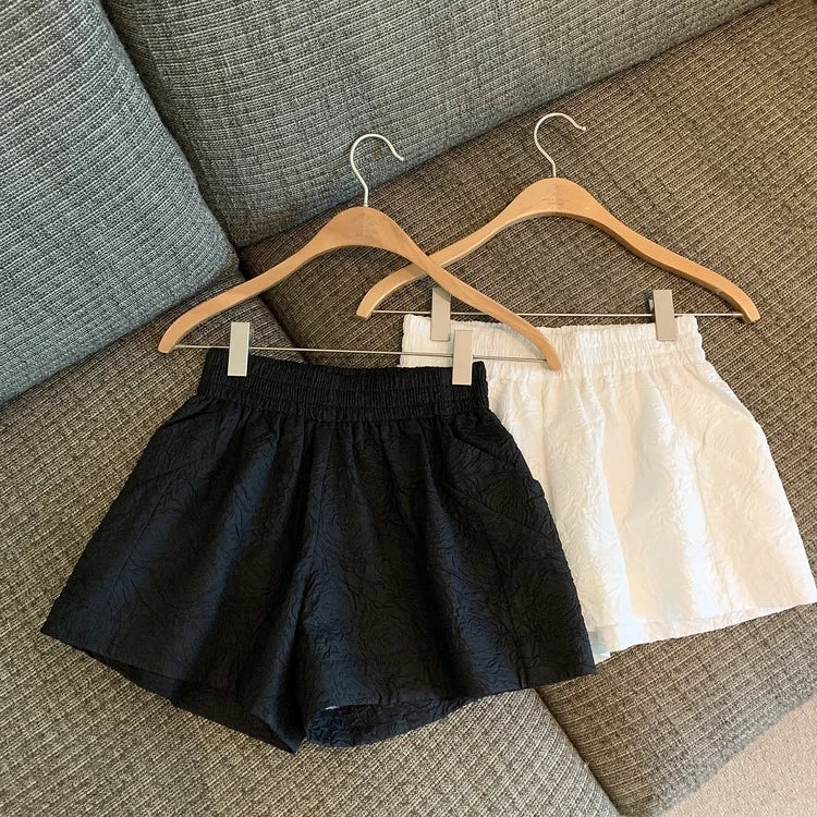 Hnewly  Black White Jacquard Shorts Women 2025 Summer Elastic High Waist Pockets Wide Leg Shorts Woman Loose Streetwear Half Pants