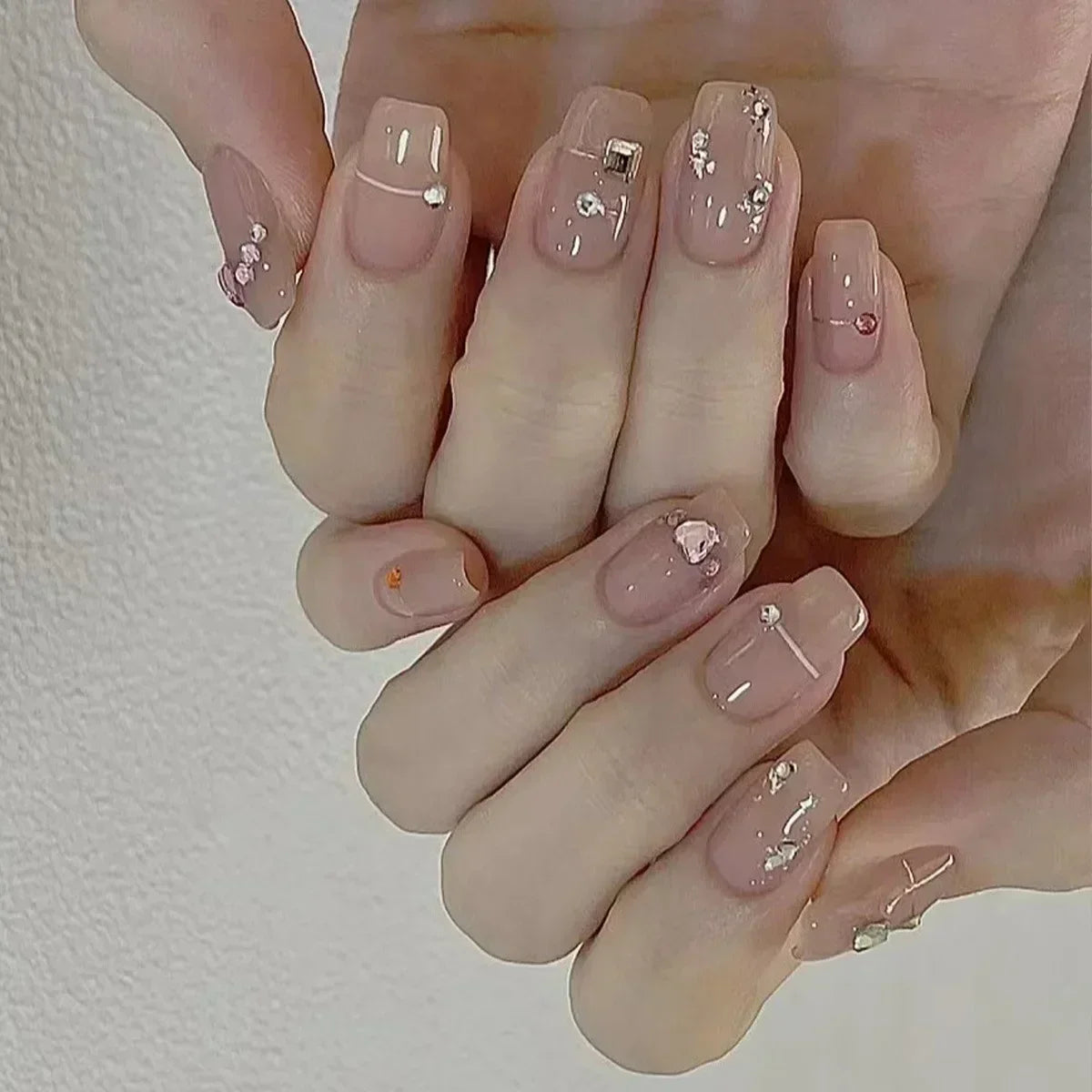 Hnewly 24pcs Detachable Short Press on Nails Y2k rhinestone False Nails with Glue Ballet Sweet Cool Girls Artificial False Nails Tips