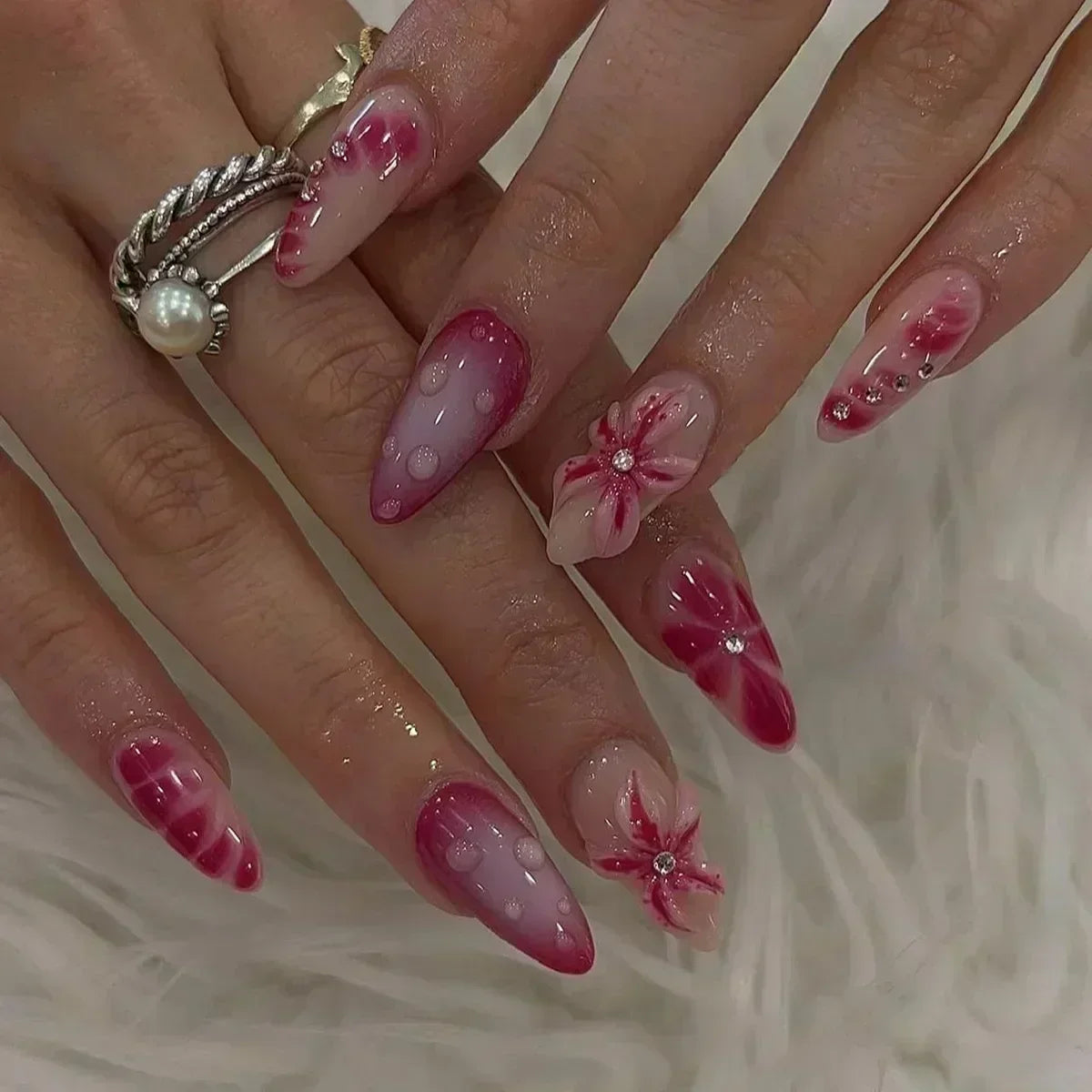 Hnewly 24pcs Detachable Flower Almond bowknot French False Nails Stars Love Glitter Design Press on Nails Fake Nials DIY Manicure Nails