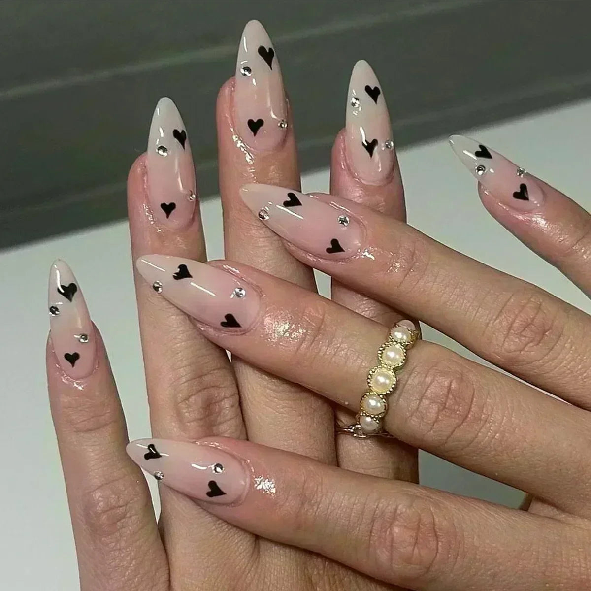 Hnewly 24pcs Detachable Flower Almond bowknot French False Nails Stars Love Glitter Design Press on Nails Fake Nials DIY Manicure Nails