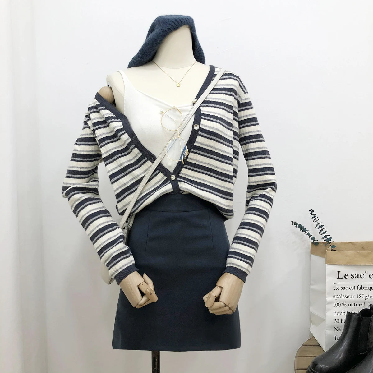 Hnewly  Women's Retro Striped Sweater Korean V-neck Contrasting Spring Autumn Long Sleeved Knitted Cardigan Coat  All-Matchded Loose Top