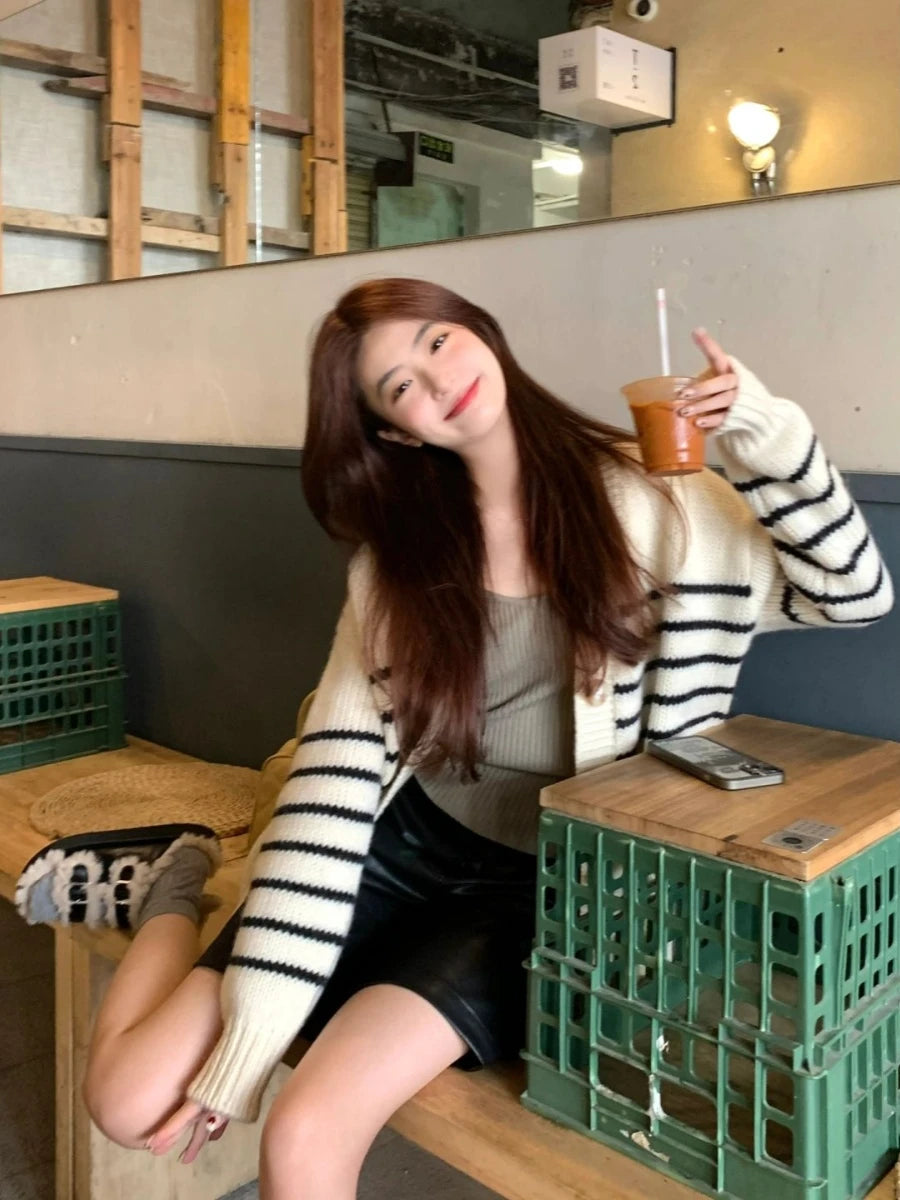 Hnewly  Women Cardigan Sweater Striped V-neck Button-up Sweater Jacket Comfy Cozy Slouchy Cardi Autumn Winter Casual Outfit