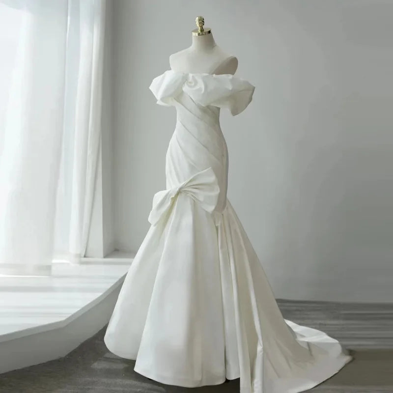 Hnewly  One Shoulder Satin Fish Tail Light Wedding Dress for Brides, French Minimalist Temperament, Outdoor Veil, Trailing Welcome Dress