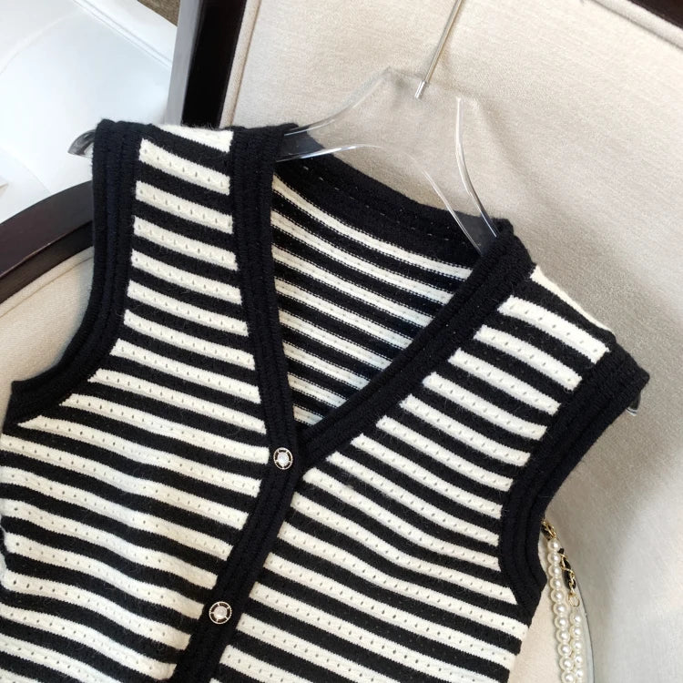 Hnewly  Spring V-Neck Striped Knitted Vest Korean Hollow Out Sleeveless Top Women's 2023 Autumn Loose All-Matched Outwear Cardigan Tank