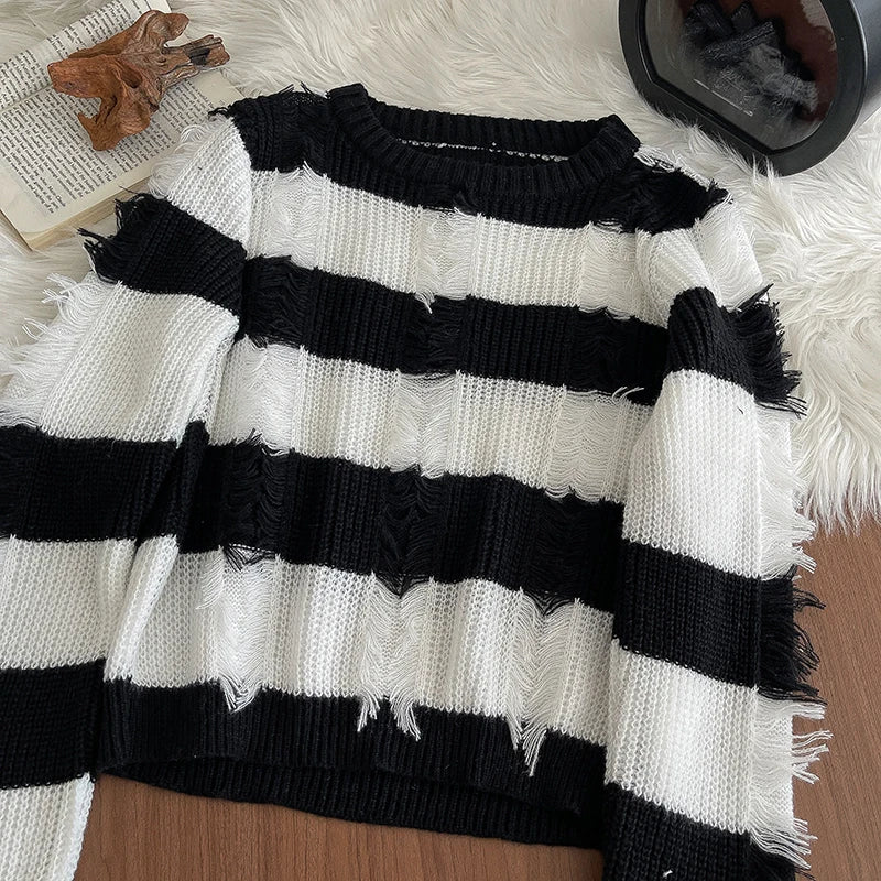 Hnewly  Loose Stripe Hole Knitted Sweater Women's 2025 Autumn Winter New Retro Japanese Short Pullover Tassel Versatile Tops