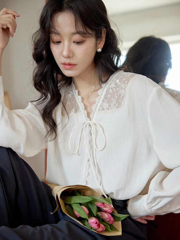 Hnewly V Neck Lace Blouse Women Elegant Long Sleeve Vintage Patchwork Shirt Sweet French Retro Lace Up Female Casual Tops Fall New