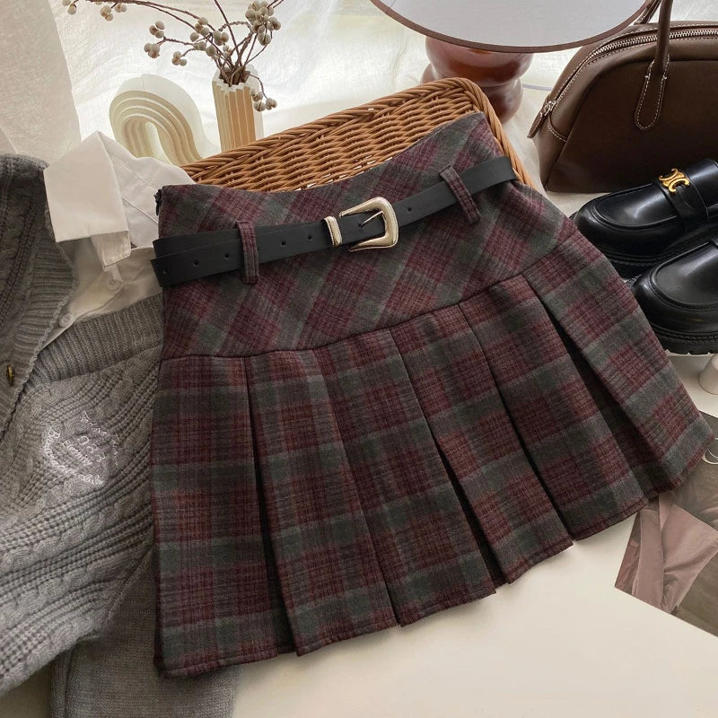 Hnewly Vintage Plaid Skirt Women Preppy Style Kawaii Pleated Skirt Korean Fashion Autumn Winter A-line Streetwear Mini Skirts