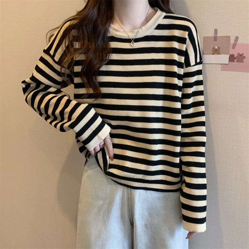 Hnewly  Women's Striped T-shirt Basic Tops Spring Autumn Fashion Color Contrast Loose O-neck Long Sleeve knitting Sweater