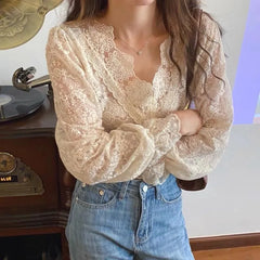 Hnewly  Retro V-neck Inner Lace for Women Heavy Industry Embroidery Design Horn Lace Tops