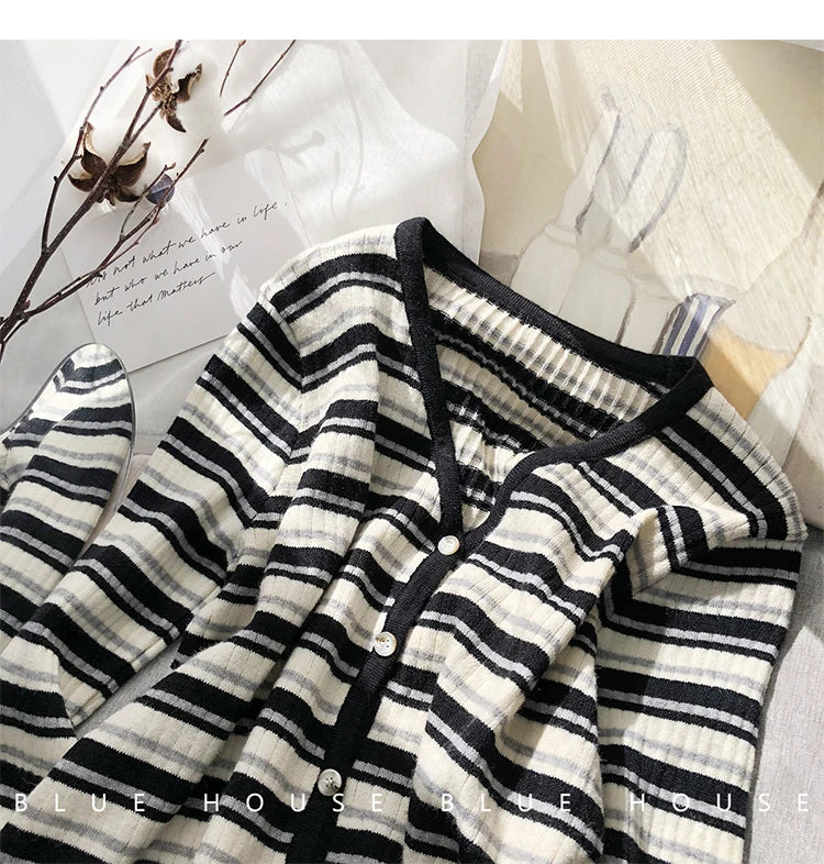 Hnewly  Women's Retro Striped Sweater Korean V-neck Contrasting Spring Autumn Long Sleeved Knitted Cardigan Coat  All-Matchded Loose Top