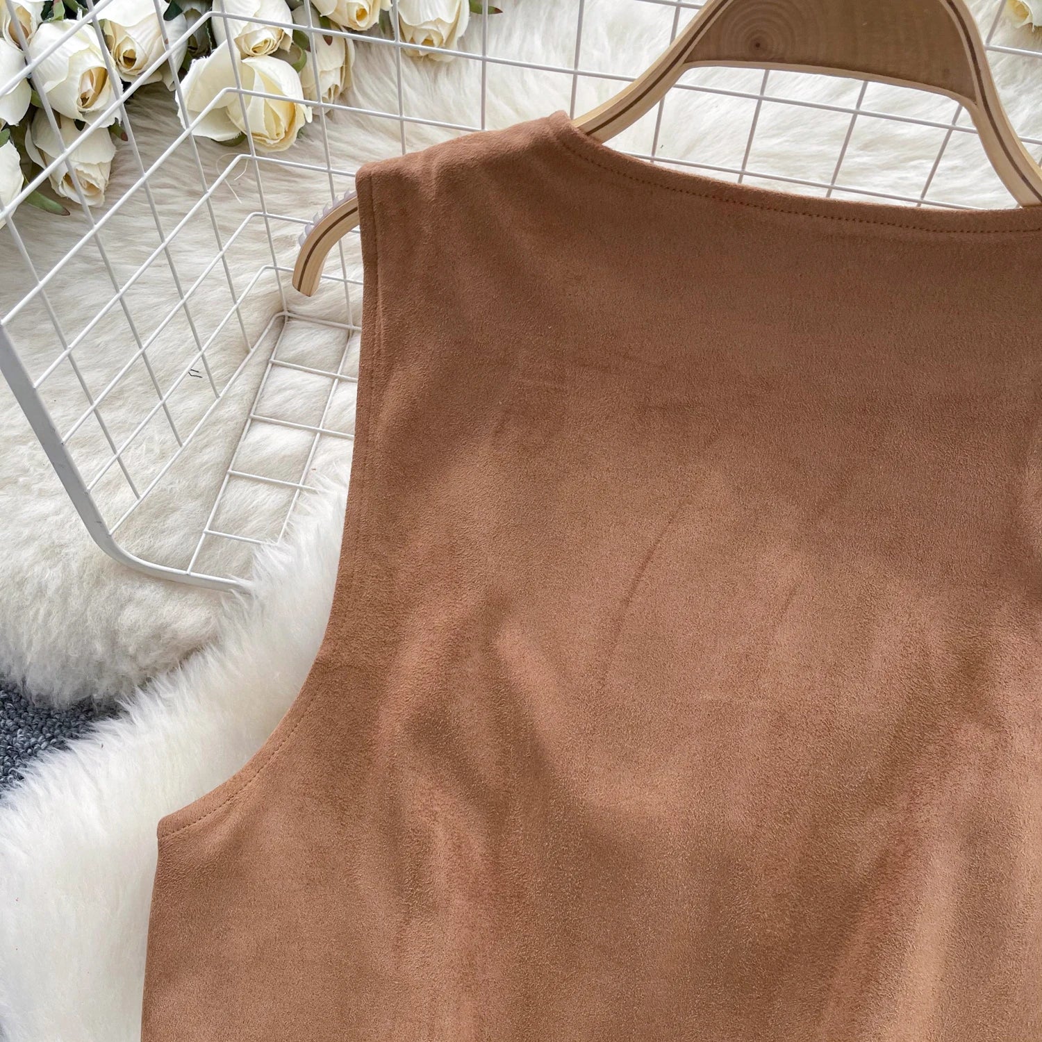 Hnewly  Bohemian Style Retro Sleeveless Vest Women's Autumn Embroidery V-neck Temperament Top Versatile Short Cardigan Jacket