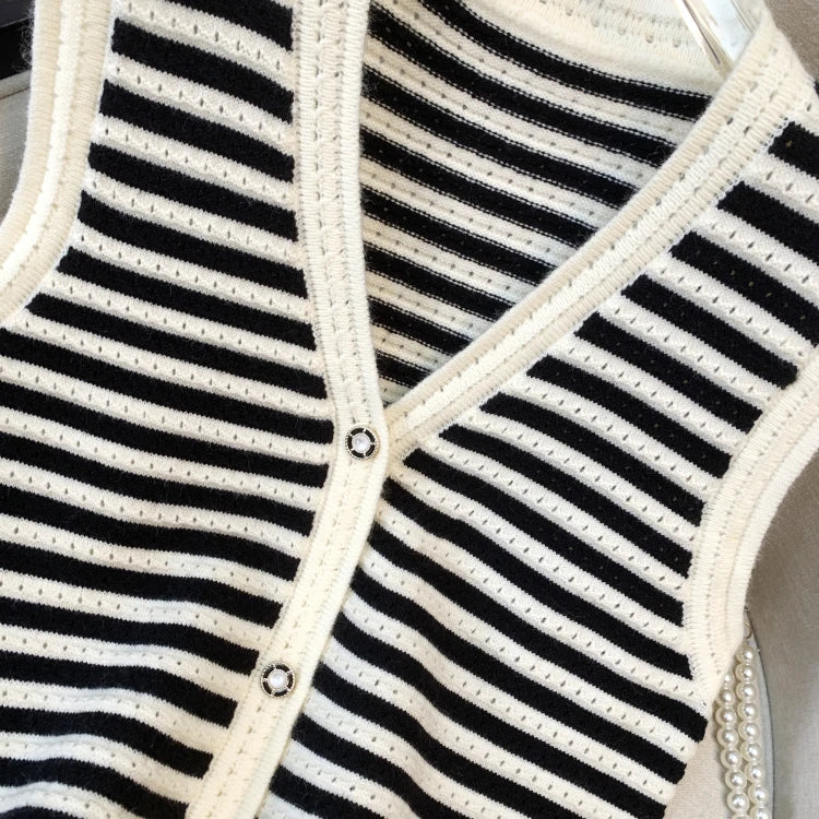 Hnewly  Spring V-Neck Striped Knitted Vest Korean Hollow Out Sleeveless Top Women's 2023 Autumn Loose All-Matched Outwear Cardigan Tank