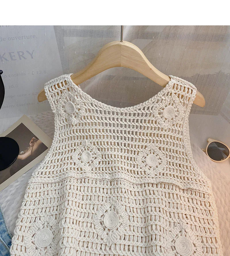 Hnewly Women Summer Hollow Out Knit Vest French Style V-Neck Sleeveless Hooked Flower Sweater 2023 New All-Match Outwear Short Top
