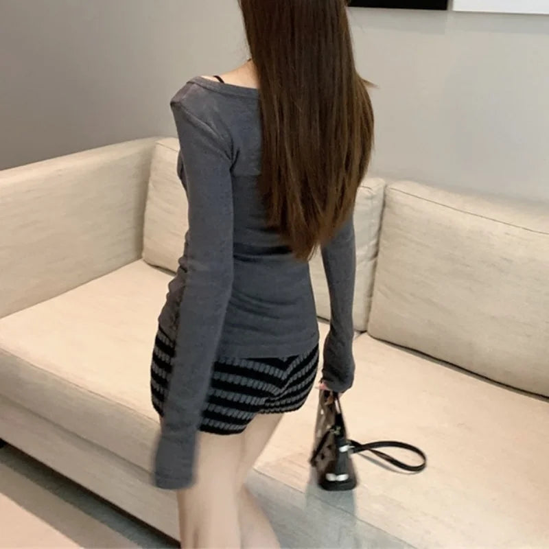 Hnewly Women Tops y2k Clothes Solid Color Buttons V Neck Slim Fit Long Sleeve T Shirts with Pockets 2000s Clothing Streetwear