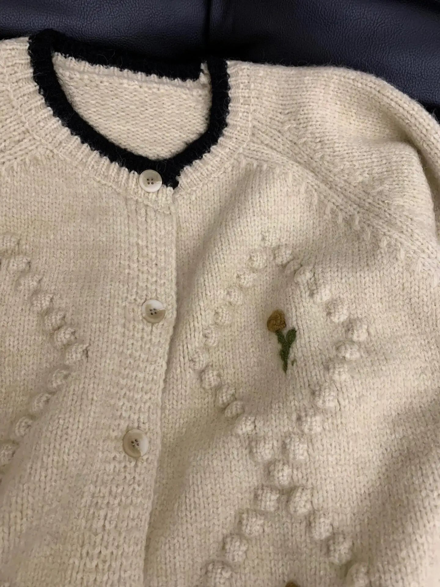 Hnewly  French Flower Embroidery Sweater Sweet Spring Autumn Contrasting Color O-neck Knitted Cardigan Women Long Sleeved Loose Jacket