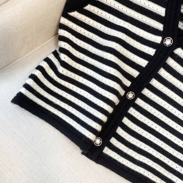 Hnewly  Spring V-Neck Striped Knitted Vest Korean Hollow Out Sleeveless Top Women's 2023 Autumn Loose All-Matched Outwear Cardigan Tank