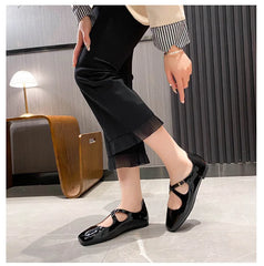 Hnewly  Red Mary Jane Flat Soes for Woman Cross Strap Buckle Flats Square Toe Shoes Ladies Ballets Bridesmaide Loafers Female Work Shoes