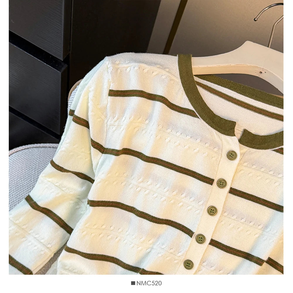 Hnewly  Striped O-neck Long Sleeve Knitted Sweater Women's 2025 Autumn Korean Retro Color Block Loose Fit Versatile Single Breasted Tops