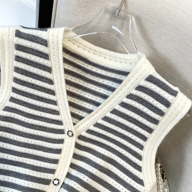 Hnewly  Spring V-Neck Striped Knitted Vest Korean Hollow Out Sleeveless Top Women's 2023 Autumn Loose All-Matched Outwear Cardigan Tank