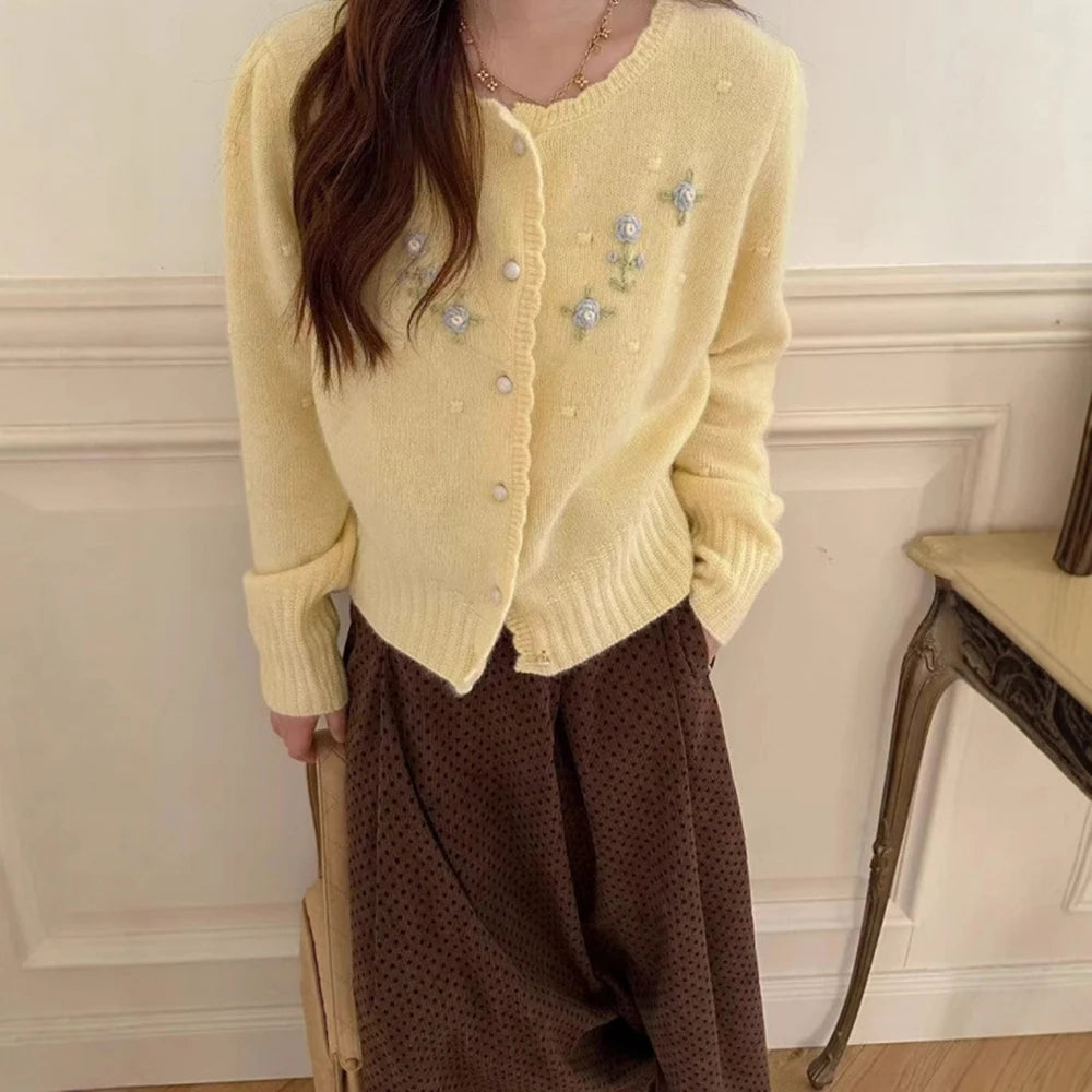 Hnewly  Flower Appliques Lace Edge Knit Sweater Women's Sweet Long Sleeve O-neck 2025 Early Autumn Knitwear Loose Single Breasted Tops